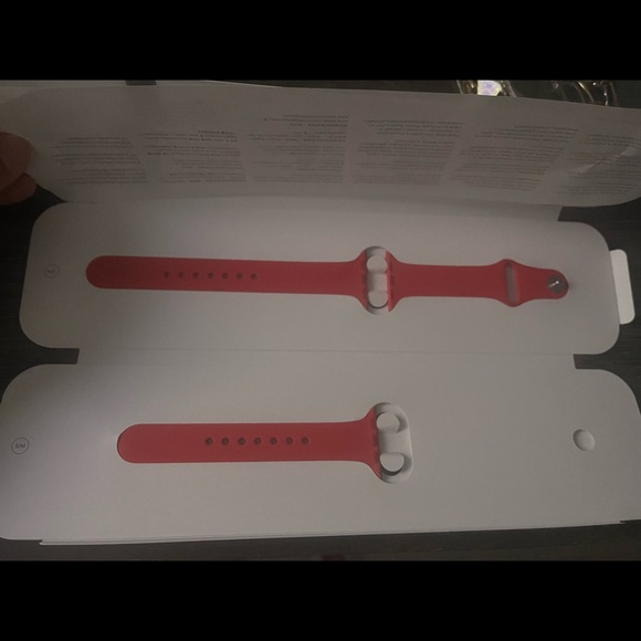 APPLE WATCH RED SPORT BAND - Picture 2 of 4